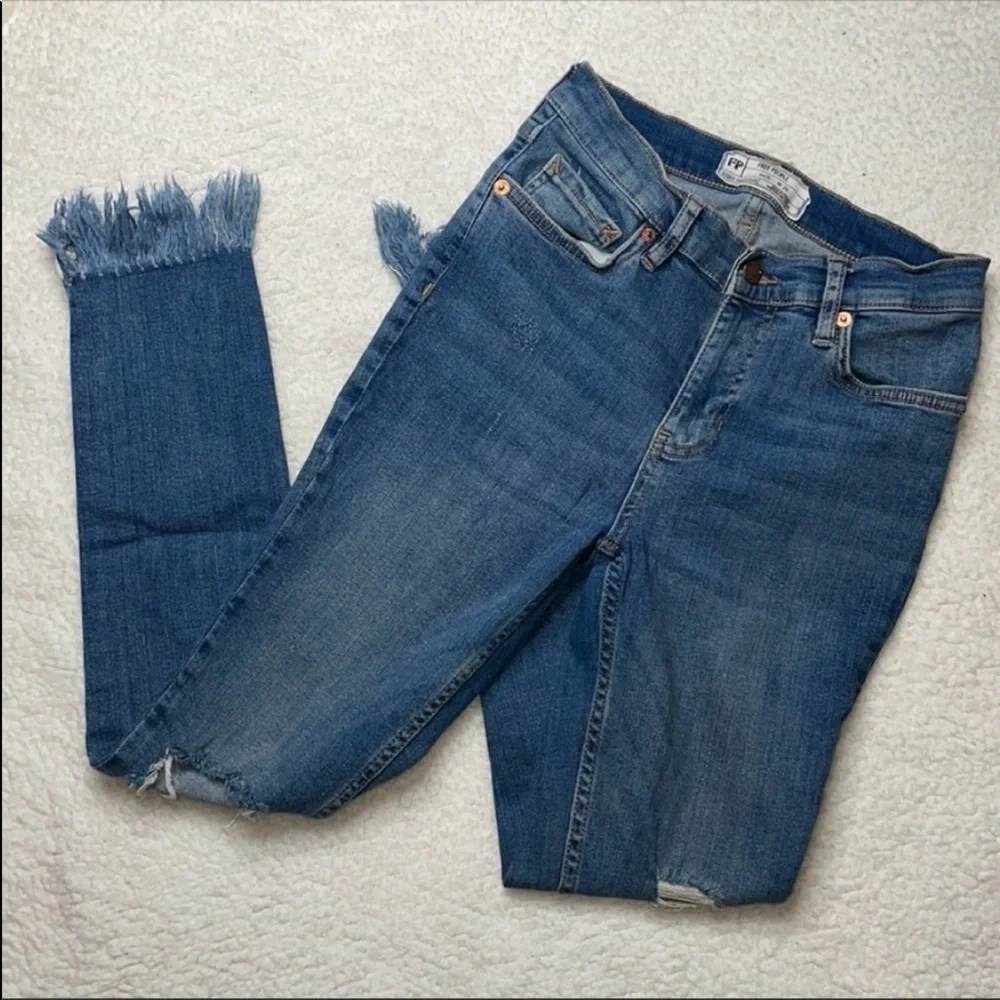 Free People Distressed Long Frayed Hem Skinny Denim Jeans Size 26 Fringe